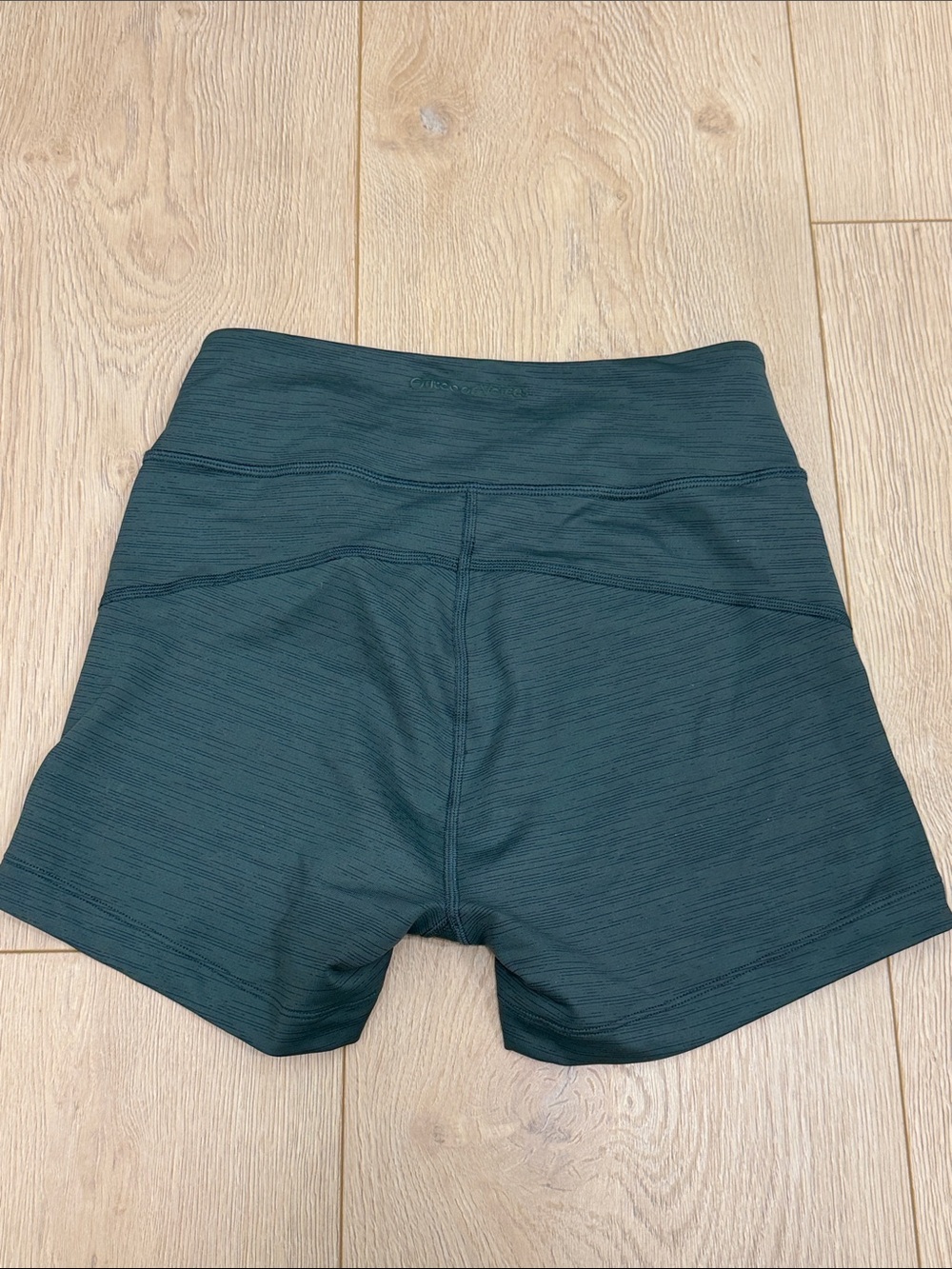 Outdoor Voices Warm Up Biker Shorts Size Medium Hunter Green